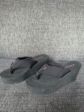Rocket Dog Black Platform Wedge Thong Sandals